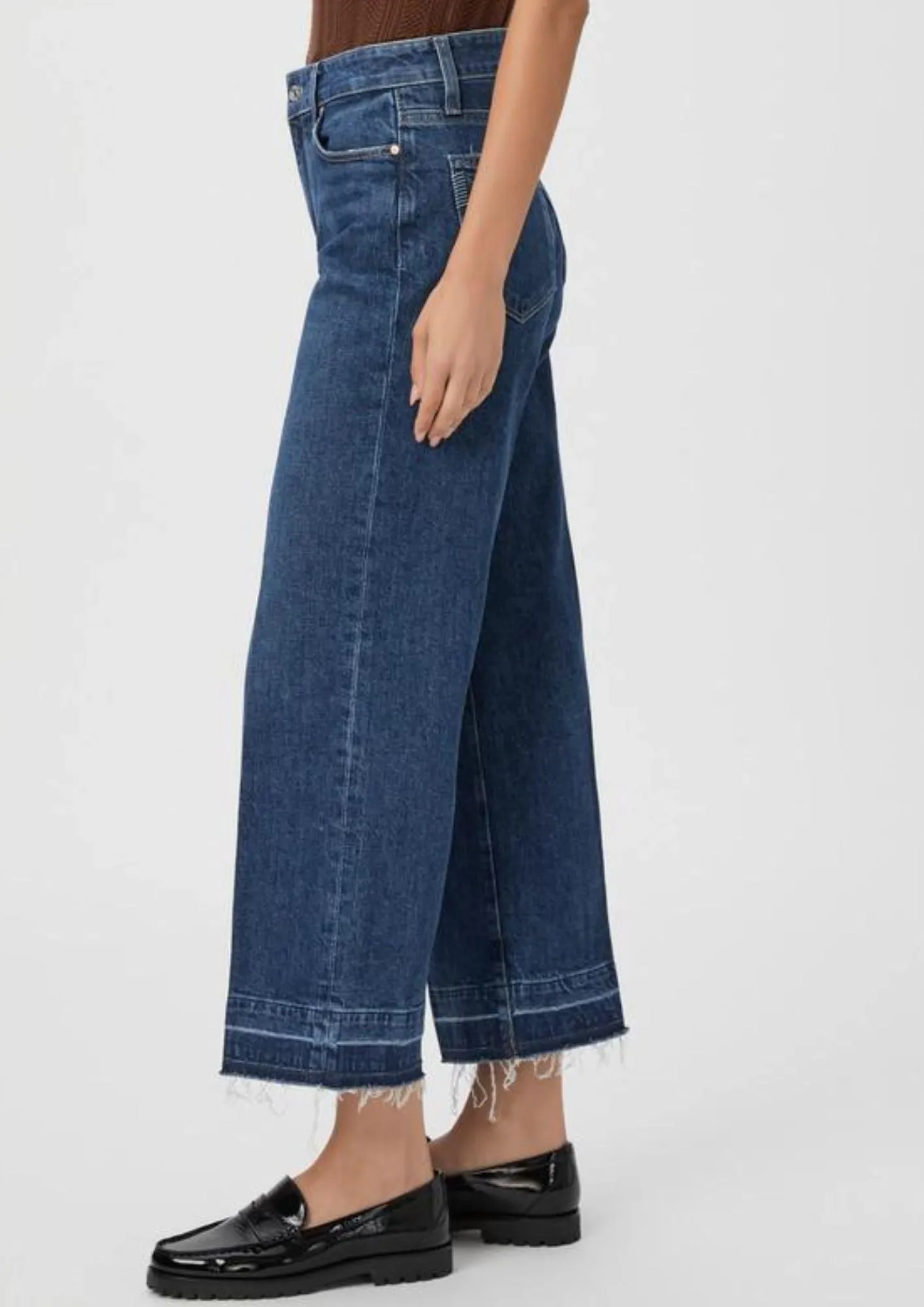 Anessa Jeans Alana