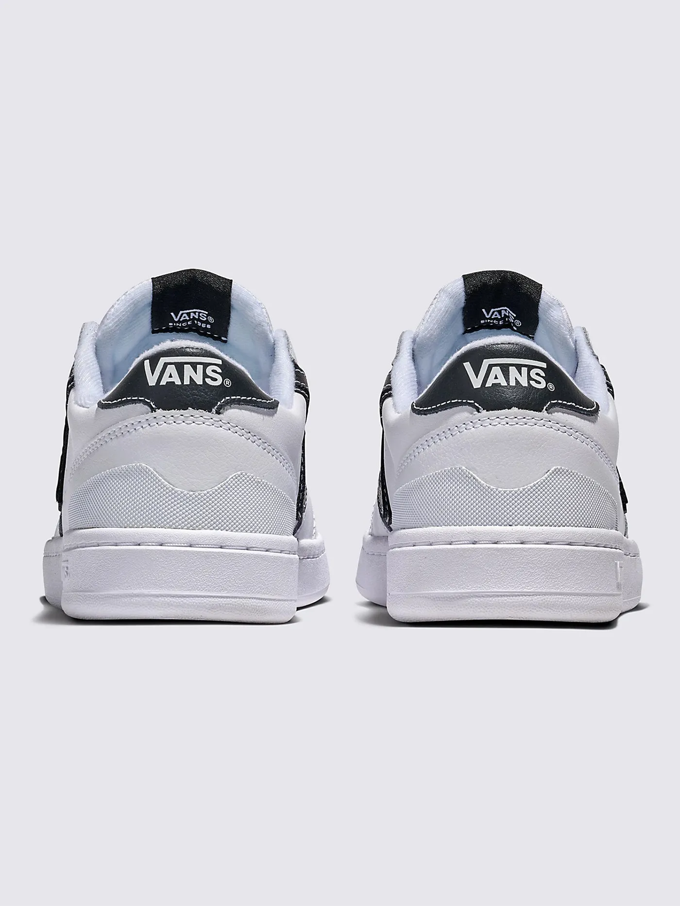 Lowland 2.0 White/Black Shoes