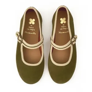 Suede Mary Janes, Moss