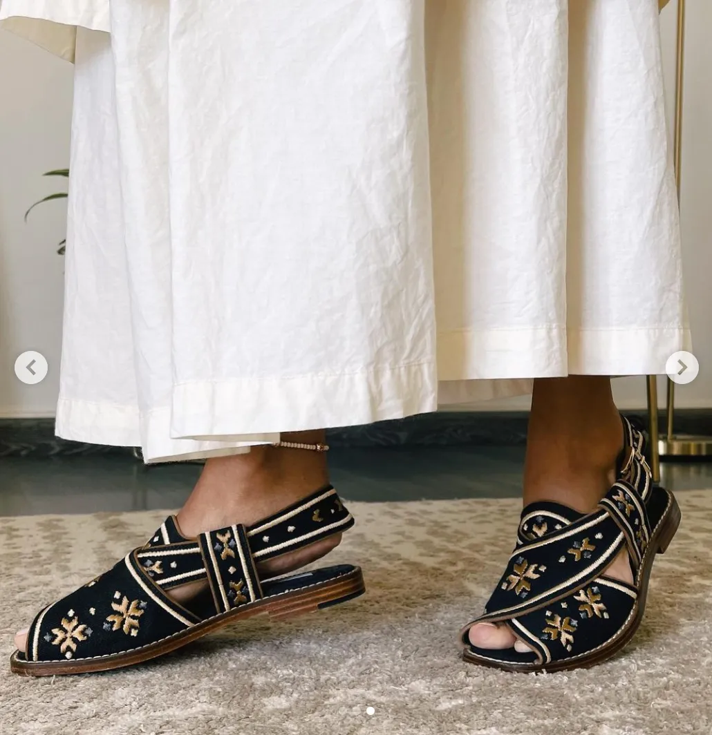 The Swati – black and gold